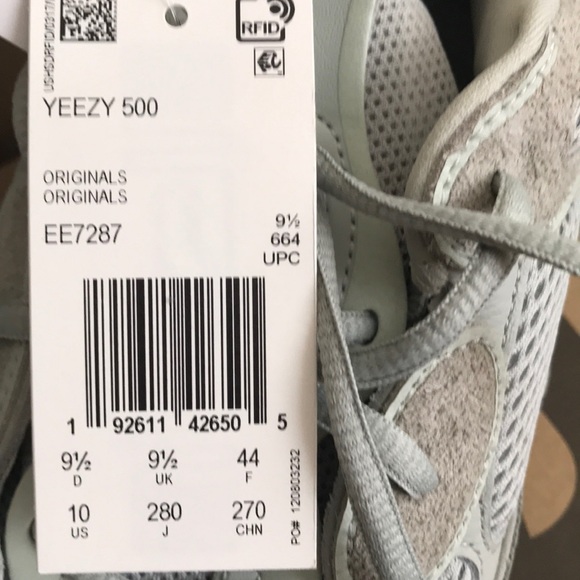 Yeezy 500 Salt Grey - Picture 2 of 2